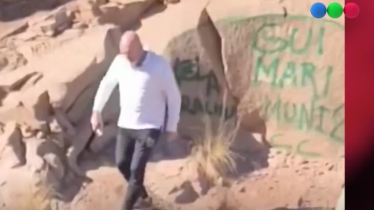 "No sabíamos": los grabaron pintando con aerosol las rocas