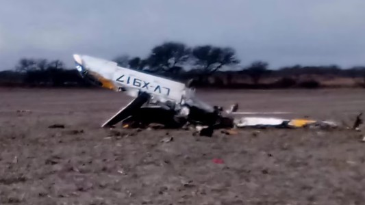Murió un intendente de Córdoba al estrellarse con su avioneta en un campo de San Luis
