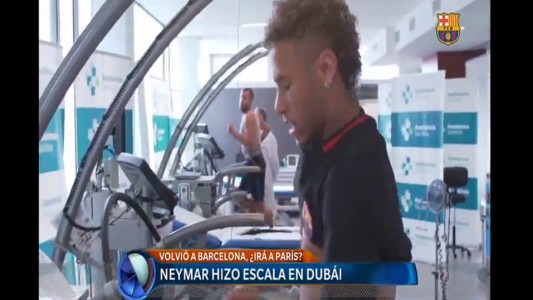 Neymar hizo escala en Dubai y Barcelona lo espera de vuelta para los entrenamientos