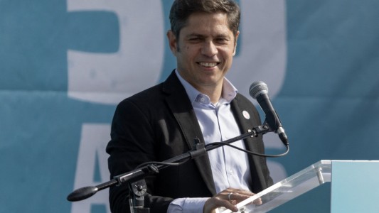 Kicillof habló sobre los 24 policías bonaerenses apartados por vínculos con un candidato de Milei: "Hay normas que respetar"