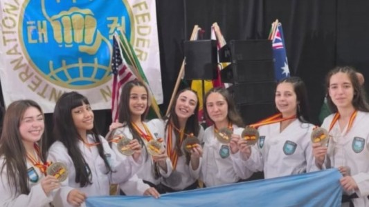 El equipo argentino juvenil femenino ganó el Mundial de Taekwondo ITF de Barcelona