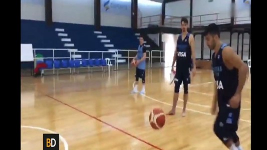 Campazzo hizo un triple con el pie