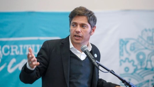 Axel Kicillof denunció una campaña "roñosa" y apuntó contra Milei por los cambios en los lugares de votación