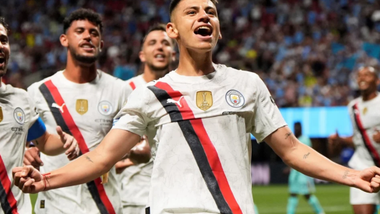 El Diablito Echeverri recibió otra oferta para irse del Manchester City