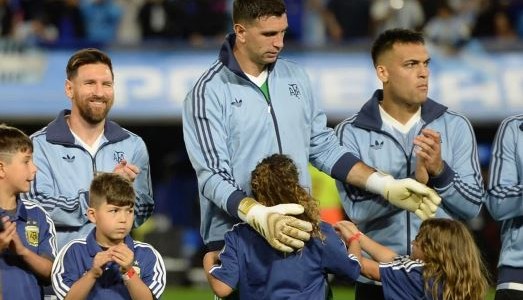 El saludo de la Selección argentina al “Dibu” Martínez por su cumpleaños