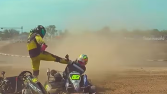 Boochorno en una carrera de kartings