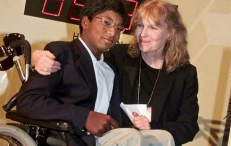 Tristeza infinita de Mia Farrow: murió su hijo Thaddeus