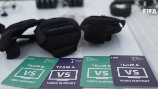 Tarjeta verde y un cambio total en el VAR: los cambios que hará la FIFA en el Mundial Sub 20 de Chile