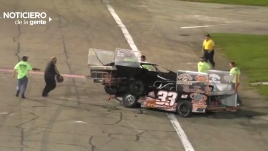 Pelea de autos y pilotos