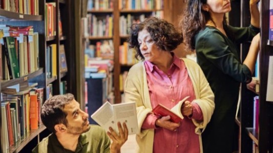 Con un modelo de producción de arte único, Paraíso Club estrenó "Estos pequeños libros que quedan"