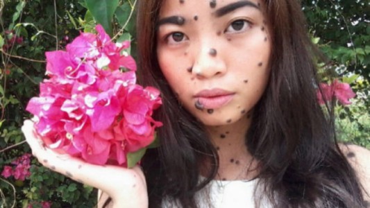 Le decían "galleta con chispas de chocolate" y ahora es candidata a Miss Malasia