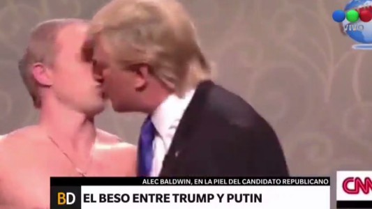 El beso entre Trump y Putin