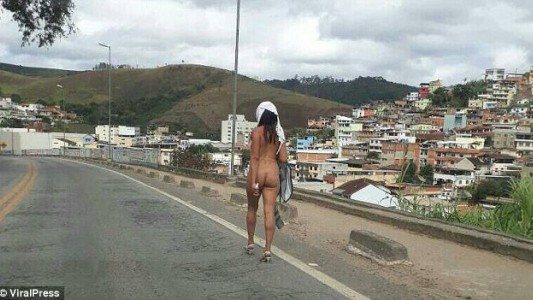 Misterio en Brasil: una mujer caminó desnuda por la ruta y provocó un caos de tránsito