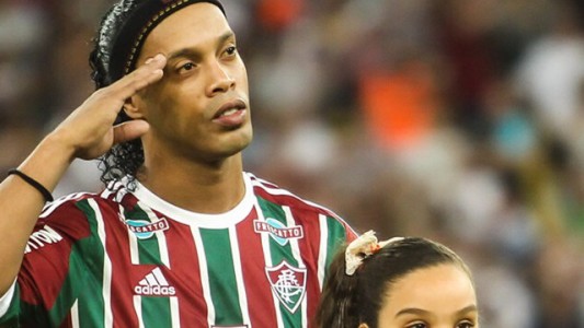 Ronaldinho se retiró oficialmente del fútbol profesional