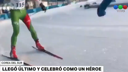 Llegó último y celebró como un héroe