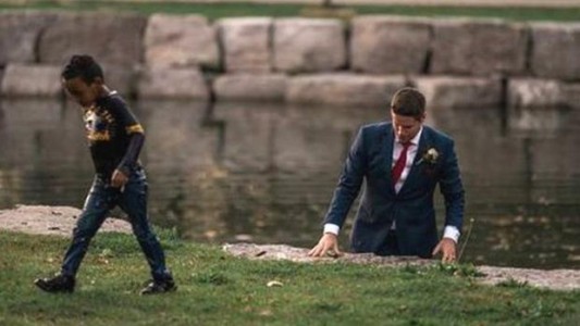 El novio que se lanzó al agua el día de su boda para salvar a un nene que se estaba ahogando