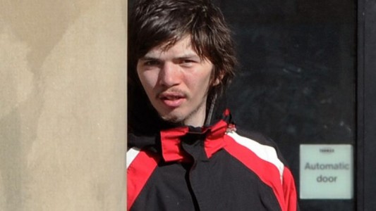 Joven autista sin hogar pide que lo envíen a prisión para pasar su cumpleaños en "algún lugar cálido"