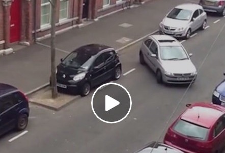 La mujer que le costaba estacionar y se volvió viral