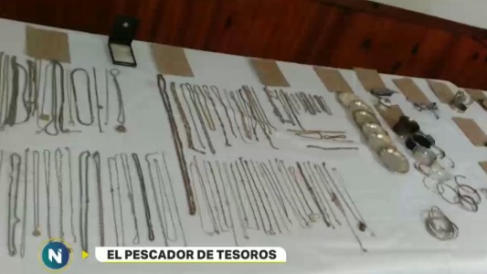 La historia del pescador de tesoros que encontró algo muy especial