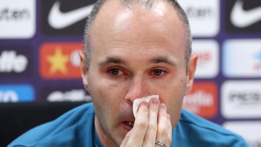 El llanto del ídolo: Iniesta se va del Barcelona