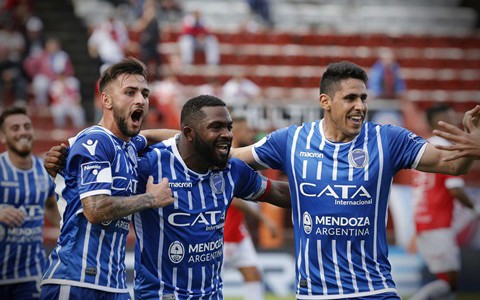 Ganó Godoy Cruz y le mete presión a Boca