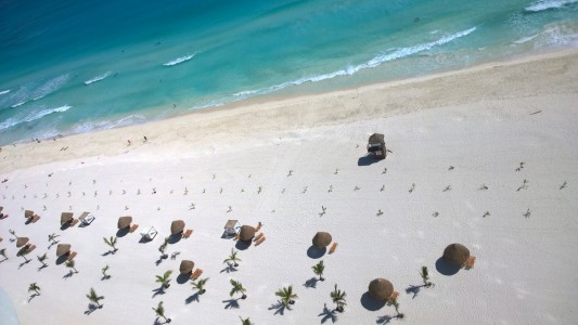 Búsqueda laboral: pagan 10 mil dólares por mes para hacer turismo en un paraíso caribeño