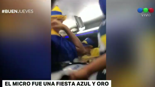 El micro de Boca fue una fiesta azul y oro