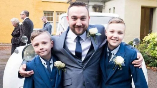 Sus compañeros de trabajo renunciaron a un plus de Navidad para financiarle el tratamiento contra el cáncer