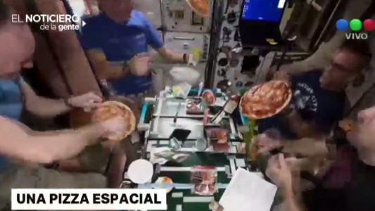 "Mandame una pizza "espacial" de jamón y morrones", por favor