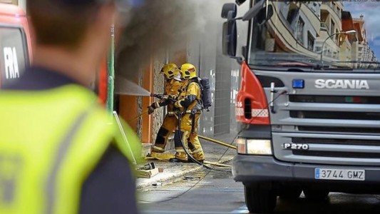 Incendiados: Una madre y su hijo terminan presos por copiar un examen de bombero
