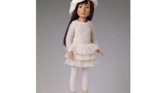 Crean muñeca en honor a una adolescente transgénero que sufrió acoso, enfrentó a todos y ahora es estrella de TV