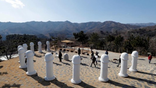 Parque en honor al pene, otro atractivo de los Juegos Olímpcos de Invierno