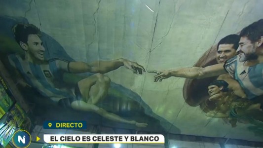 Maradona y Messi son Adán y Dios en la "Capilla Sixtina" de Barracas