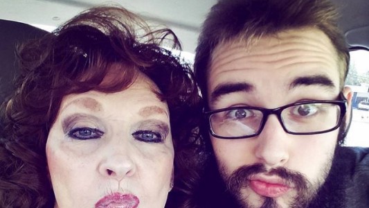 Amor sin barreras: la mujer de 72 años que se casó con un joven de 19