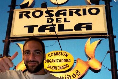 Se casa Messi... pero los memes son para Higuaín