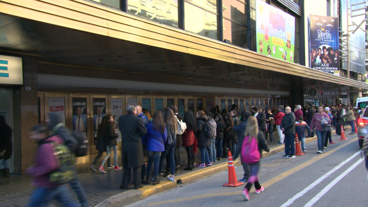 De la villa a la calle Corrientes: 500 chicos visitaron un teatro por primera vez