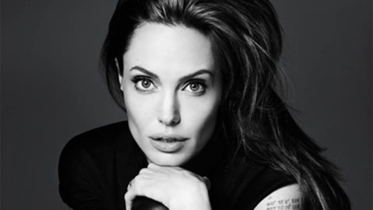 Angelina Jolie habló sobre su divorcio: "Lloraba en la ducha para que no me vieran mis hijos"