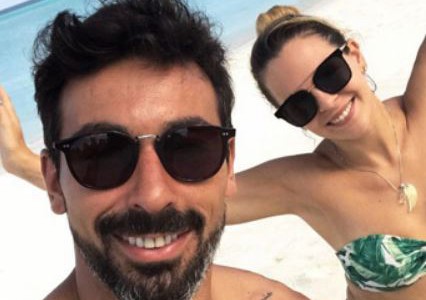 Las románticas vacaciones del  Pocho Lavezzi junto a su novia Yanina Screpante