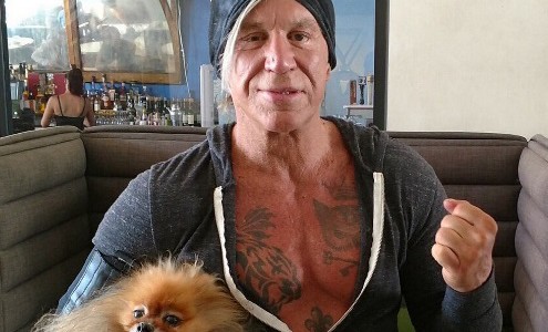 Mickey Rourke se volvió a operar la cara y quedó "desfigurado"