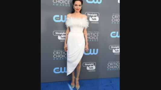 Angelina Jolie sorprende a todos con su look en los Critics Choice Awards