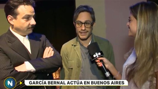 Gael García Bernal actúa en Buenos Aires