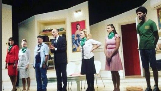 Escándalo en la obra Toc-Toc: las actrices se manifestaron a favor del aborto y una mujer del público estalló a los gritos