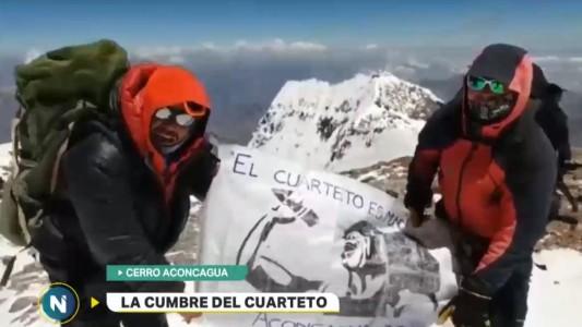 La Mona Jiménez llegó a la cumbre del Aconcagua