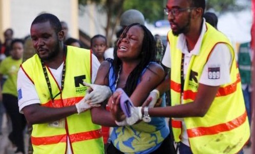 Al menos 147 muertos en una toma de rehenes en una universidad de Kenia