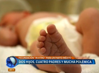 Dos hijos, cuatro padres y mucha polémica