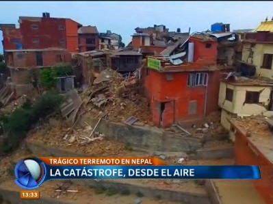 Un drone muestra Katmandu arrasada por el sismo que dejó 3815 muertos
