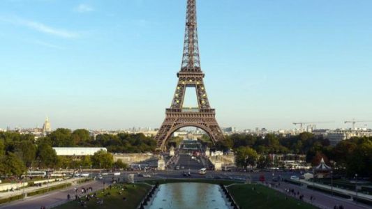Cerraron la torre Eiffel por una invasión de "pungas"