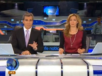 Telefe Noticias a las 13 / Bloque 2 / 13/04/2015