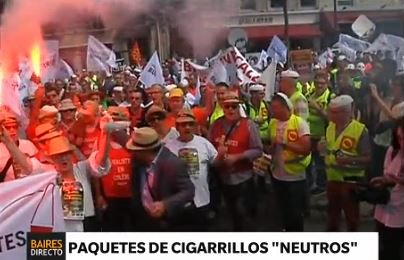 Protestan en Francia contra los cigarrillos "neutros"