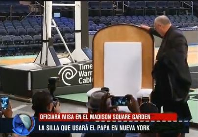 La silla de madera en la que el Papa se sentó para dar misa